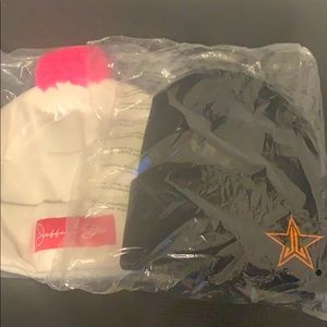 2 Jeffrey star beanies
